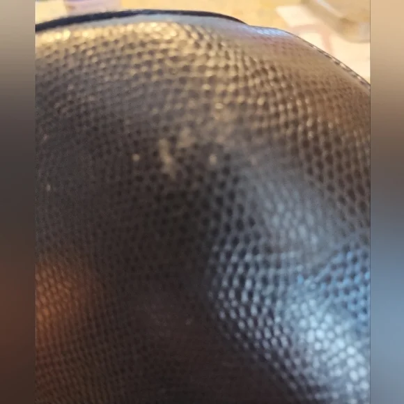 Rodo Black Italian Leather Gold Chain Crossbody Handbag - Picture 12 of 13